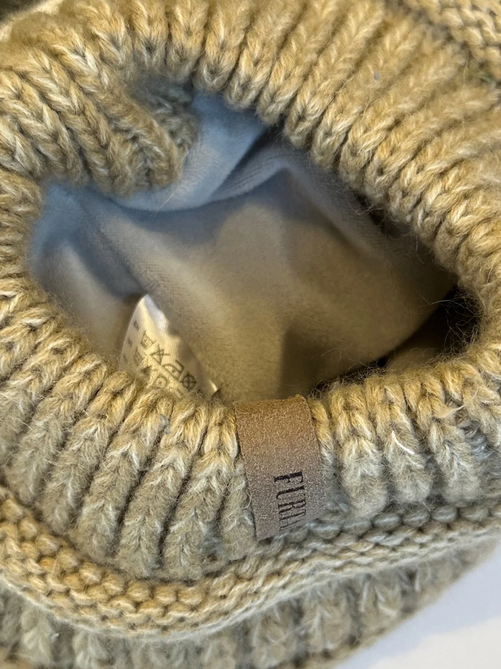 Winter hat toboggan Women’s OS One Size Gold-ish Tan